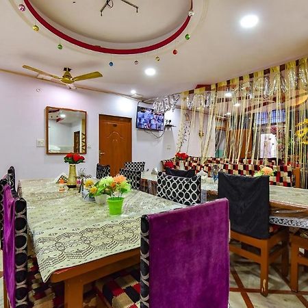 Airport Sky Inn Homestay Джайпур Екстериор снимка