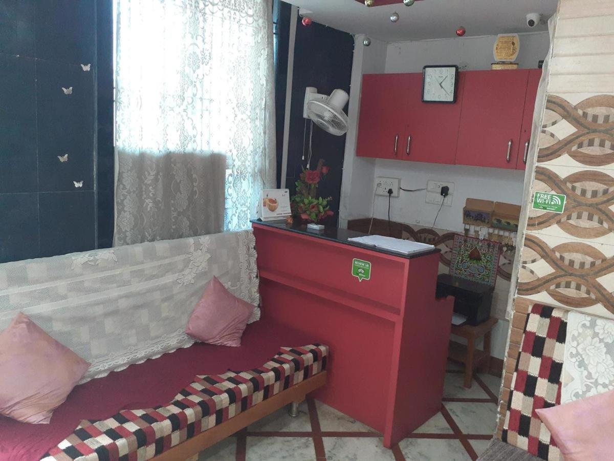 Airport Sky Inn Homestay Джайпур Екстериор снимка