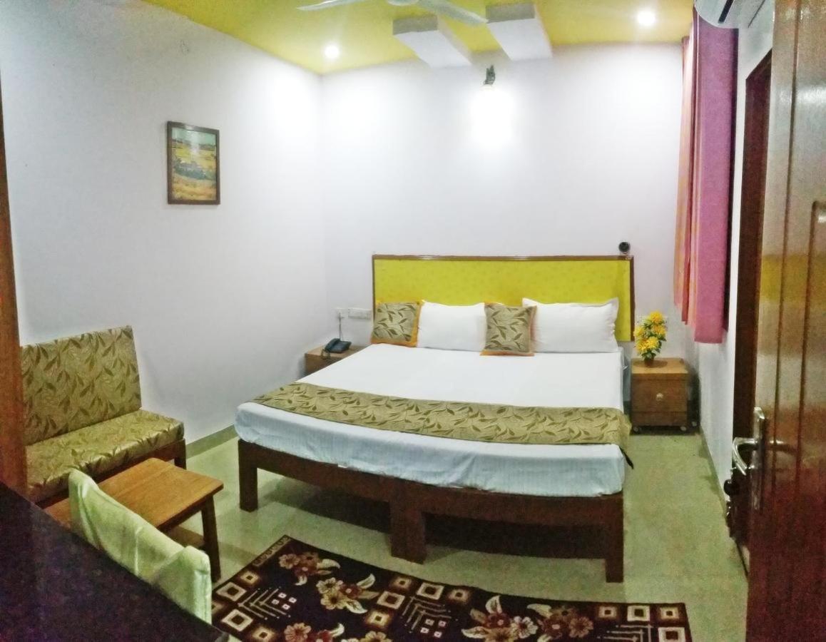 Airport Sky Inn Homestay Джайпур Екстериор снимка